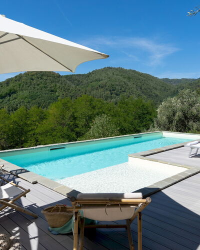 Villa Cristina 3: Bergforms, Schwimmbad, Berg, Hügel, Gebirge, Resort, Gartenmöbel, Eco Hotel, Freizeit, Grat