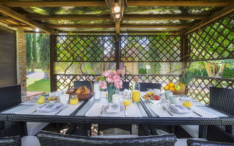Podere Caprarecce 8: Möbel, Stuhl, Tabelle, Resort, Gartenmöbel, Eco Hotel, Küche & Esszimmer Tisch, Schatten, Garten, Tisch Im Freien