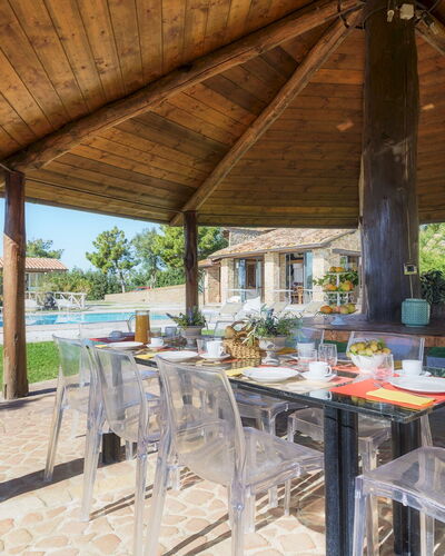 Il Romitoio 12: Schatten, Resort, Outdoor Struktur, Gartenmöbel, Schwimmbad, Eco Hotel, Landscaping, Estate, Pavillon, Flagstone