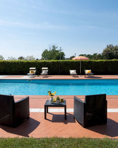 Villa Nikka 6: Schwimmbad, Resort, Hazienda, Eco Hotel, Estate, Landscaping, Villa, Hotel, Hof, Gartenmöbel