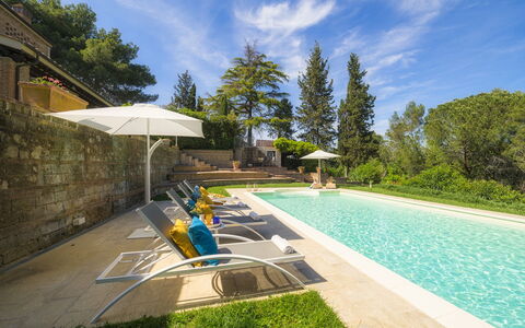 Il Fienile 4: Schwimmbad, Strauch, Garten, Resort, Landscaping, Eco Hotel, Estate, Hazienda, Villa, Schatten