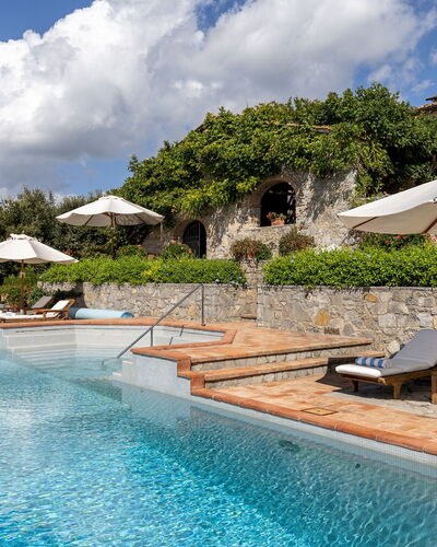 Scandelaia 12: Resort, Schwimmbad, Estate, Eco Hotel, Villa, Sonnenliege, Ferienort, Hazienda, Bauernhaus, Villa