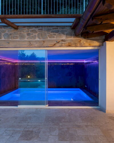 Villa Carlotta 8: Schwimmbad, Flooring, Resort, Verbundwerkstoff, Fliese, Thermae, Eco Hotel, Hotel, Water Feature, Design