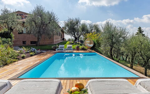 Villa Adisa 8: Blau, Schwimmbad, Verbundwerkstoff, Resort, Gartenmöbel, Estate, Hazienda, Sonnenliege, Eco Hotel, Villa