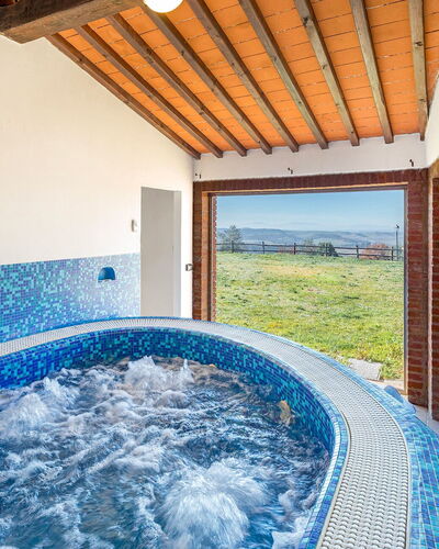 Villa Stroncoli 14: Blau, Verbundwerkstoff, Schwimmbad, Eco Hotel, Villa, Stockfotografie