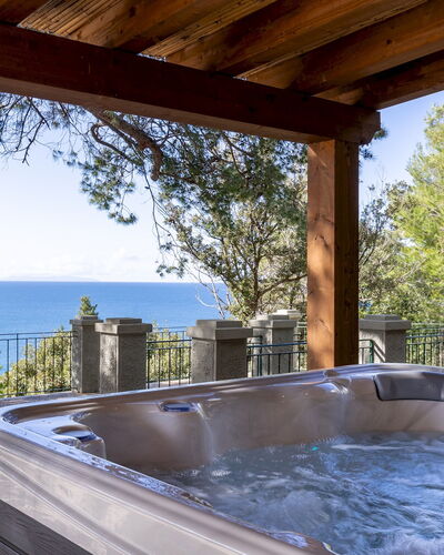 Villa Meraviglia 8: Möbel, Resort, Stuhl, Armatur, Schwimmbad, Gartenmöbel, Eco Hotel, Schatten, Deck