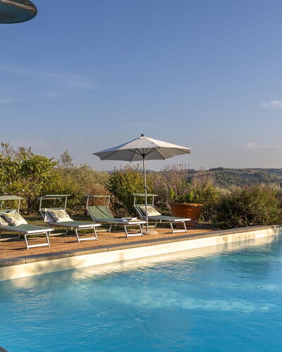 Villa Treggiaia 12+2: Schwimmbad, Resort, Eco Hotel, Estate, Villa, Gartenmöbel, Hazienda, Sonnenliege, Hotel, Landscaping