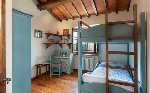 Casa Paggetti 8: Möbel, Interior Design, Bett, Wand, Schlafzimmer, Flooring, Holz, Decke, Fussboden, Bedding