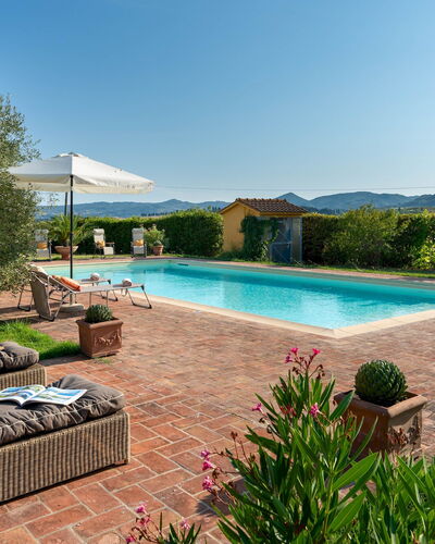 Villa Allodola 12: Strauch, Blumentopf, Zuhause, Garten, Hazienda, Zimmerpflanze, Schwimmbad, Estate, Bauernhaus, Eco Hotel