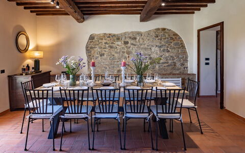 Podere San Lorenzo 12: Möbel, Interior Design, Tabelle, Holz, Esszimmer, Flooring, Küche & Esszimmer Tisch, Stuhl, Beleuchtung, Fussboden