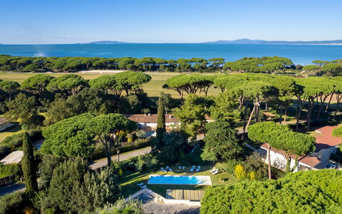 Villa Puntala 10: Vogelperspektive, Landscaping, Resort, Schwimmbad, Park, Luftaufnahmen, Ferienort, Tropen