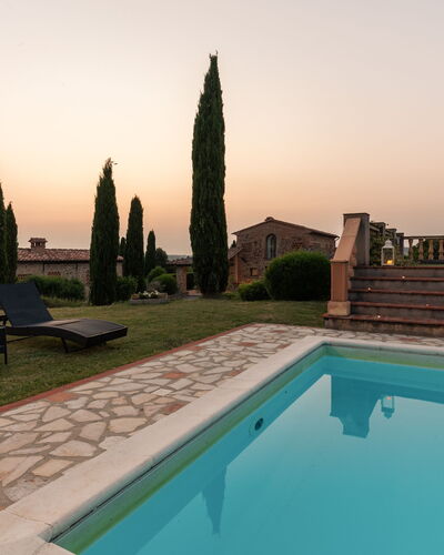 Casale Fienile 8: Schwimmbad, Gartenmöbel, Estate, Hazienda, Schatten, Hof, Villa, Resort, Landscaping, Garten