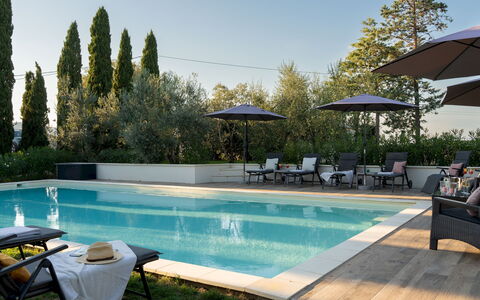 Casa da Sogno 12: Schwimmbad, Gartenmöbel, Resort, Sonnenliege, Schatten, Regenschirm, Eco Hotel, Stuhl, Landscaping, Garten