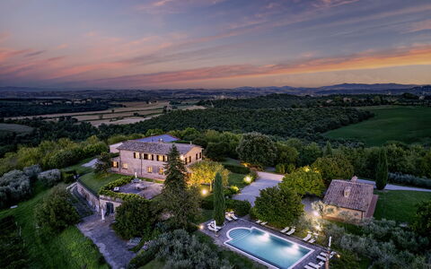 Podere Gellino 14: Landschaft, Estate, Villa, Bauernhaus, Eco Hotel, Villa, Landscaping, Hazienda, Plantage, Vogelperspektive