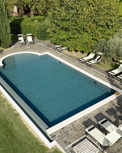 Podere Gellino 14: Schwimmbad, Wasser, Gartenmöbel, Resort, Thermae, Verbundwerkstoff, Sonnenliege, Water Feature, Eco Hotel, Schatten