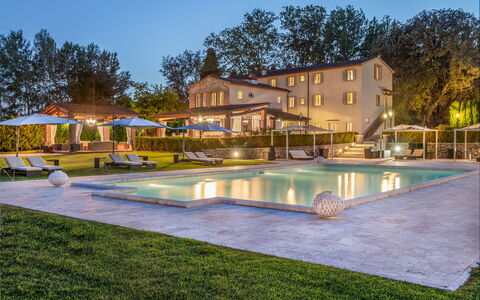 Villa Ginevra 12: Schwimmbad, Resort, Wohngebiet, Estate, Gartenmöbel, Villa, Freizeit, Hotel, Thermae, Eco Hotel