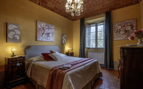 Il Castellare 14: Wand, Interior Design, Möbel, Zimmer, Zuhause, Linens, Bilderrahmen, Decke, Schlafzimmer, Wohnung