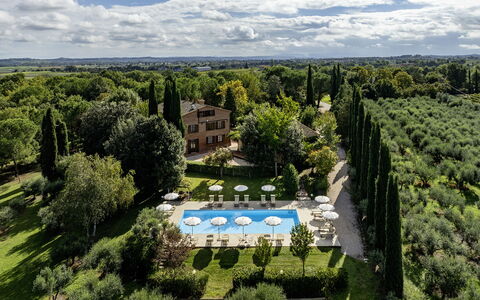 La Burraia 18: Garten, Estate, Landscaping, Plantage, Rasen, Park, Villa, Ferienort, Resort, Villa