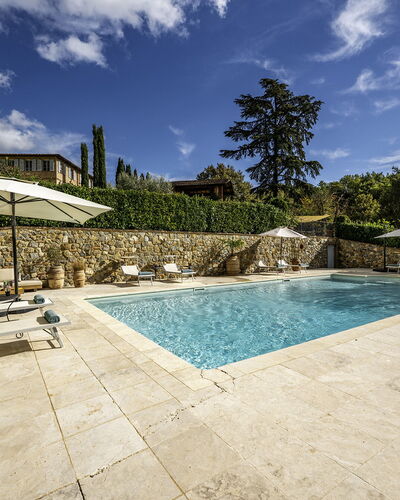 Podere Vernine di Sotto 14: Schwimmbad, Resort, Water Feature, Flagstone, Landscaping, Garten, Eco Hotel, Villa, Gartenmöbel, Fliese