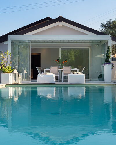 Villa Lunezia 6: Schwimmbad, Resort, Verbundwerkstoff, Estate, Gartenmöbel, Eco Hotel, Freizeit, Villa, Schatten, Landscaping