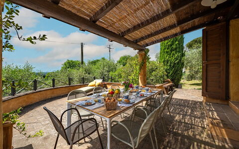 Colle Calzolaro 8: Möbel, Gartenmöbel, Stuhl, Tabelle, Küche & Esszimmer Tisch, Garten, Tisch Im Freien, Hinterhof, Schatten, Eco Hotel