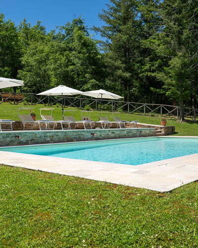 Villa Palazzolo 8: Schwimmbad, Garten, Resort, Landscaping, Rasen, Schatten, Eco Hotel, Park, Gartenmöbel, Hinterhof