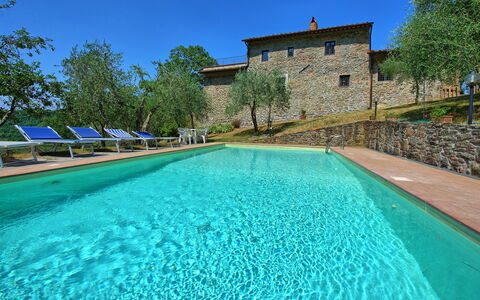 Poggio Conca: Schwimmbad, Eigentum, Freizeit, Wasser, Azurblau, Grundeigentum, Estate, Haus, Gebäude, Villa