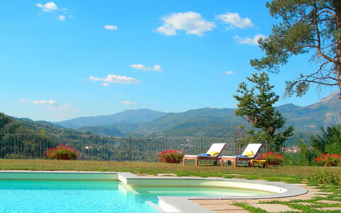 Villa Saida: Natürliche Landschaft, Natur, Eigentum, Schwimmbad, Himmel, Haus, Grundeigentum, Freizeit, Landschaft, Berg