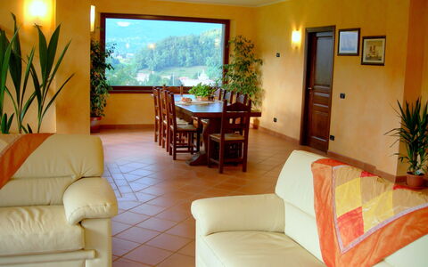Villa Saida: Zimmer, Eigentum, Möbel, Gebäude, Wohnzimmer, Interior Design, Grundeigentum, Tabelle, Haus, Fussboden