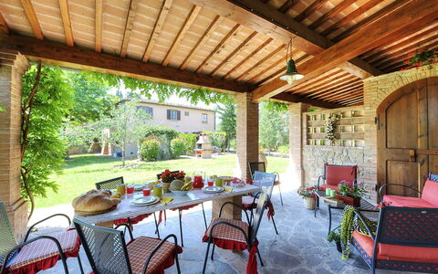 Montelopio: Eigentum, Gebäude, Grundeigentum, Zimmer, Terrasse, Haus, Veranda, Interior Design, Zuhause, Estate