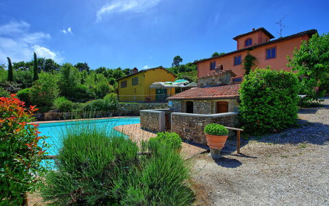 Casa Scopeti: Wasser, Eigentum, Blau, Himmel, Wohngebiet, Haus, \Stadt, Grundeigentum, Baum, Die Architektur
