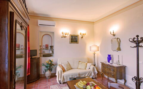 Santo Agostino: Zimmer, Eigentum, Interior Design, Möbel, Gebäude, Haus, Decke, Suite, Grundeigentum, Wohnzimmer