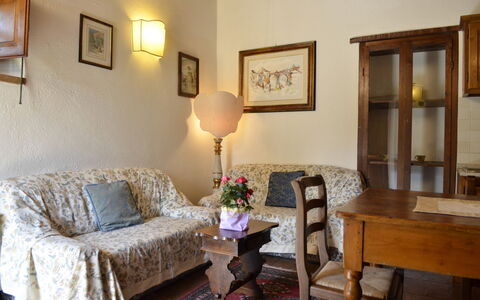 San Pietro: Möbel, Bilderrahmen, Tabelle, Gebäude, Pflanze, Holz, Komfort, Beleuchtung, Wohnzimmer, Interior Design