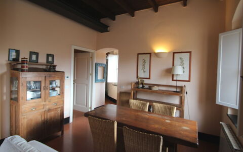 Sestri Levante 200: Zimmer, Eigentum, Gebäude, Möbel, Haus, Interior Design, Tabelle, Fussboden, Hartholz, Holz