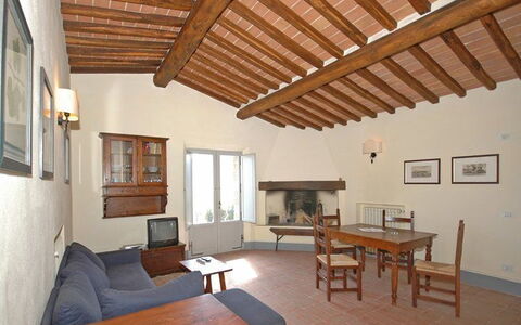 Brunello: Eigentum, Zimmer, Gebäude, Haus, Decke, Möbel, Interior Design, Dachgeschoss, Grundeigentum, Fussboden