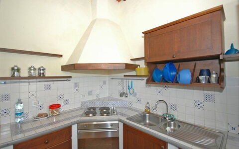 Brunello: Eigentum, Zimmer, Küche, Countertop, Cabinetry, Möbel, Türkis, Sinken, Gebäude, Grundeigentum
