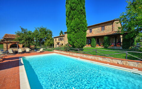 Il Frantoio: Schwimmbad, Eigentum, Grundeigentum, Gebäude, Haus, Estate, Freizeit, Die Architektur, Villa, Wohngebiet