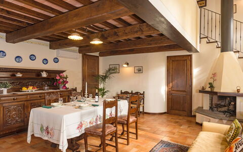 Città della Pieve 300: Zimmer, Gebäude, Eigentum, Decke, Interior Design, Möbel, Holzboden, Fussboden, Haus, Zuhause