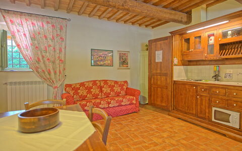 San Donato: Zimmer, Eigentum, Möbel, Gebäude, Haus, Interior Design, Fussboden, Grundeigentum, Wohnzimmer, Decke