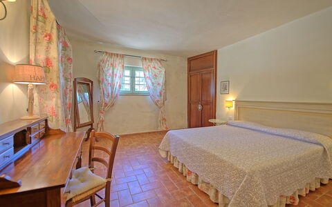San Donato: Zimmer, Schlafzimmer, Möbel, Eigentum, Bett, Bettdecke, Gebäude, Interior Design, Grundeigentum, Fussboden