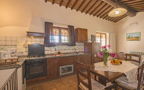 Città della Pieve 301: Countertop, Zimmer, Eigentum, Möbel, Gebäude, Interior Design, Decke, Küche, Fussboden, Haus
