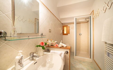 Le Vasche: Zimmer, Badezimmer, Eigentum, Interior Design, Gebäude, Grundeigentum, Haus, Die Architektur, Suite, Badewanne