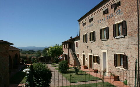 Fattoria le Chianacce: Eigentum, Gebäude, Haus, \Stadt, Wohngebiet, Nachbarschaft, Zuhause, Grundeigentum, Die Architektur, Estate