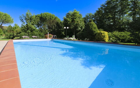 Pagliazzone: Blau, Schwimmbad, Freizeit, Resort, Schatten, Water Feature, Eco Hotel, Landscaping, Freizeitzentrum, Ferienort