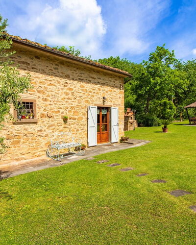 La Casa di Pino: Schwimmbad, Resort, Garten, Eco Hotel, Gartenmöbel, Thermae, Water Feature, Schatten, Estate, Landscaping