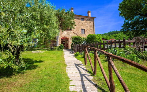 Casale Aiola: Garten, Estate, Bauernhaus, Rasen, Hazienda, Villa, Hinterhof, Park, Eco Hotel, Bauernhof