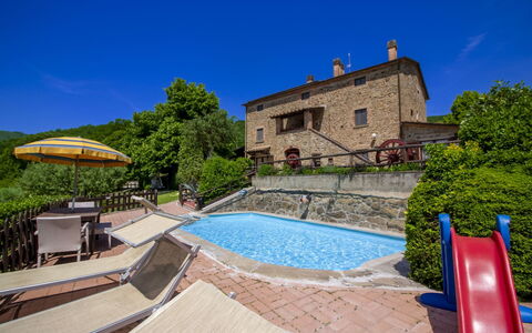 Casale Aiola: Schwimmbad, Resort, Estate, Hazienda, Villa, Eco Hotel, Water Feature, Landscaping, Ferienort, Thermae