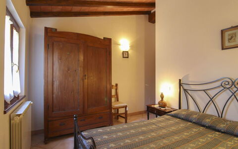 Il Viaggiolo: Möbel, Interior Design, Wand, Bett, Flooring, Schlafzimmer, Holz, Fussboden, Decke, Zimmer