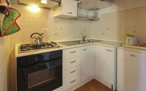 Il Viaggiolo: Küchengerät, Küche, Major Appliance, Herd, Countertop, Spüle, Herd, Gasherd, Cabinetry, Cooktop