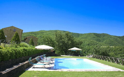Borgo Antico: Schwimmbad, Hügel, Bergstation, Resort, Eco Hotel, Estate, Gartenmöbel, Gebirge, Senke, Garten